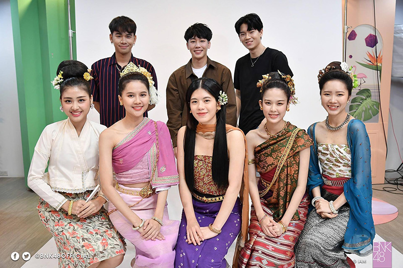 BNK48 ประกบ หยิ่น - วอร์ - บอส ฟิตติ้ง ผ้าผีบอก