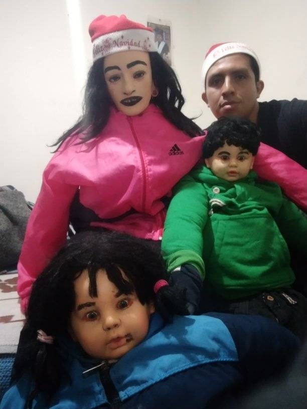 เป็นแฟนกับตุ๊กตา