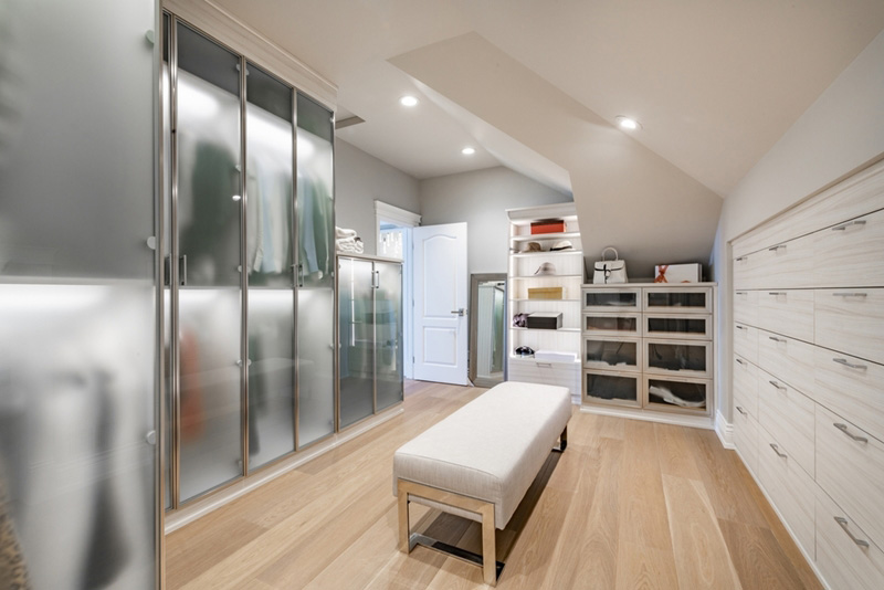 Walk in Closet