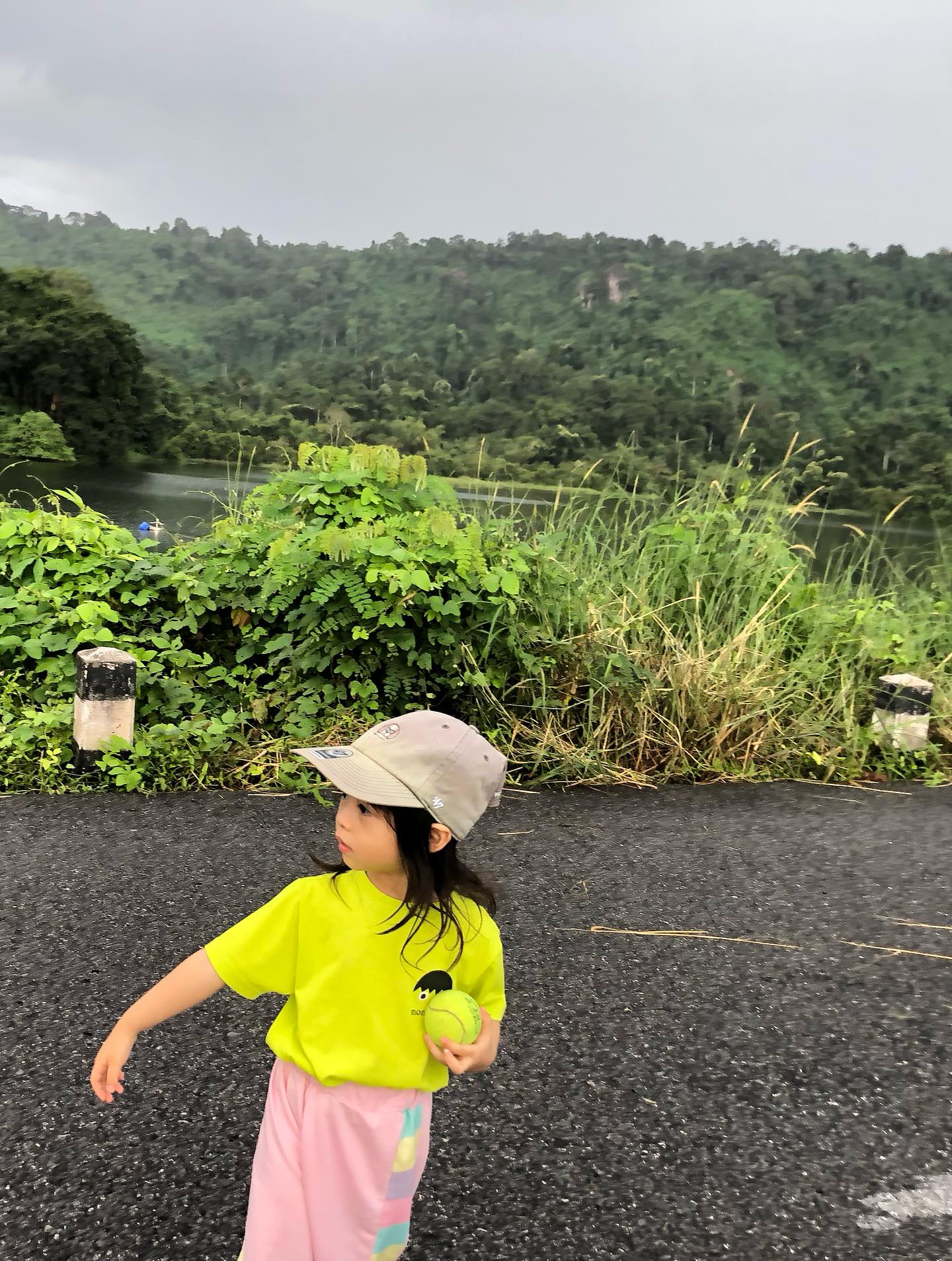 เวียร์ ศุกลวัฒน์ พาวิกกี้ น้องวิริน ไปพักผ่อนที่บ้านสวน