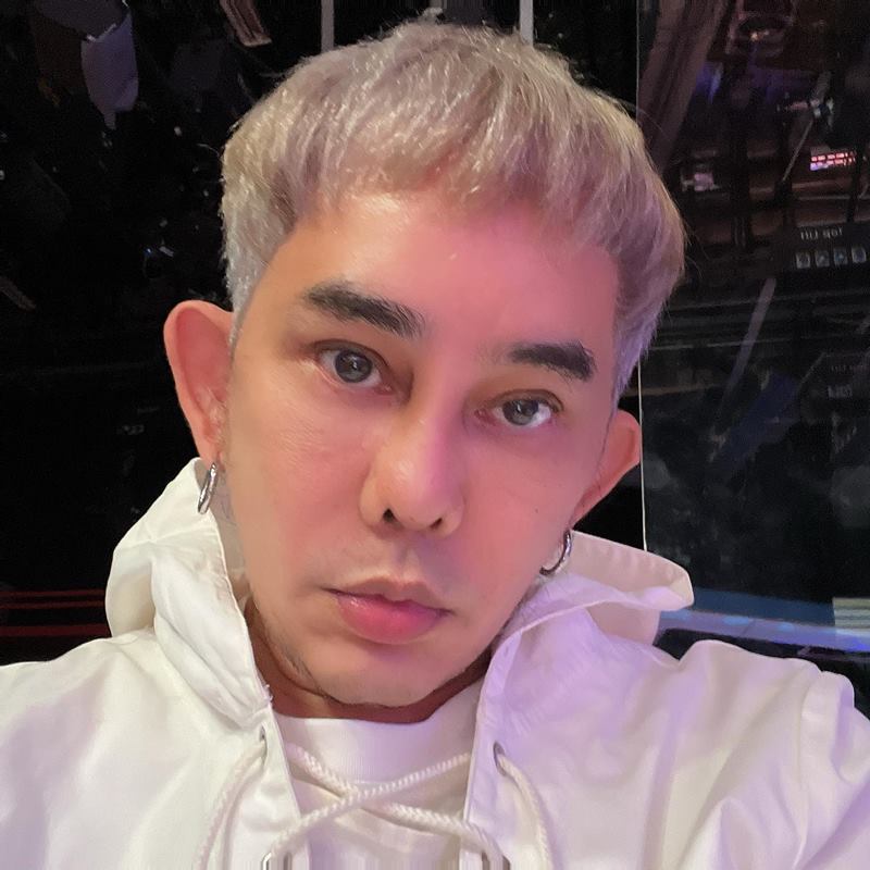 พชร์ อานนท์