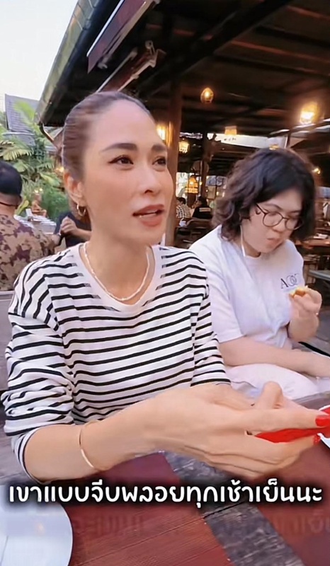 พลอย เฌอมาลย์ ลงคลิปหนุ่มคนดังตามจีบ