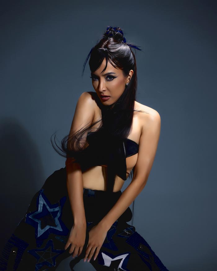 พิ้งค์กี้ สาวิกา