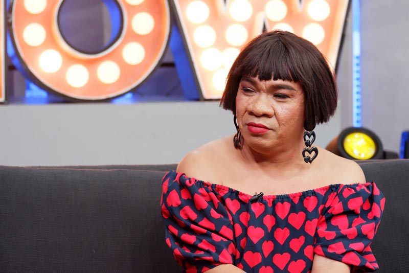 อรชร เชิญยิ้ม