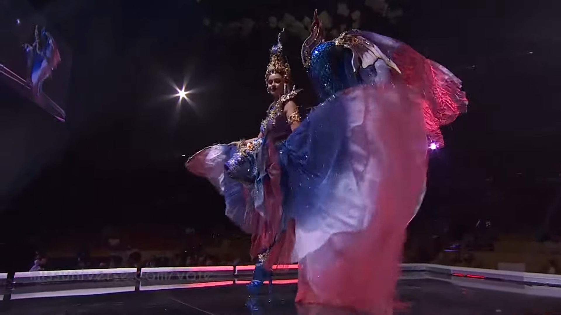 อแมนด้า ออบดัม ชุดประจำชาติไทย