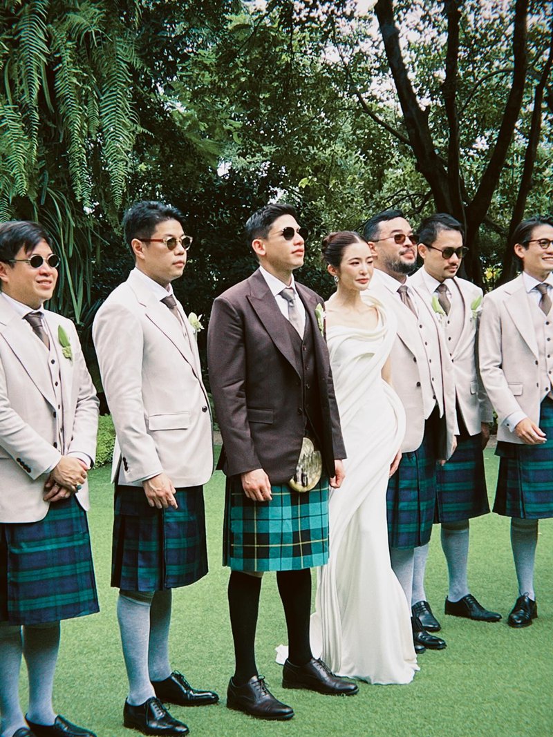 ชาวเน็ตหลุดโฟกัสชุด พาย สุนิษฐ์ ทำไมใส่กระโปรง ในงานแต่งกับ มายด์ ลภัสลัล