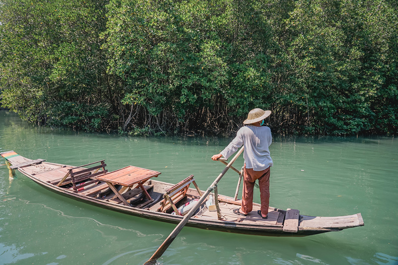 เรือมาด บ้านสลักเพชร