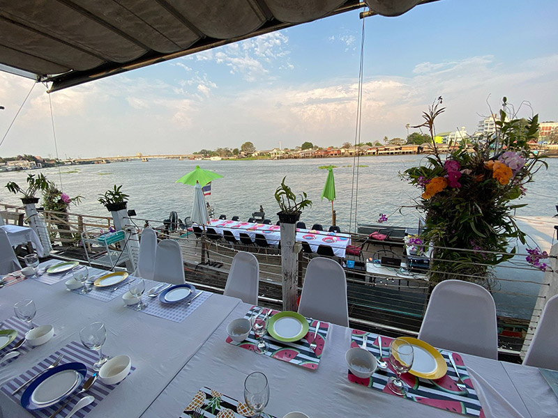 ร้านอาหารริมน้ำ ใกล้กรุงเทพฯ
