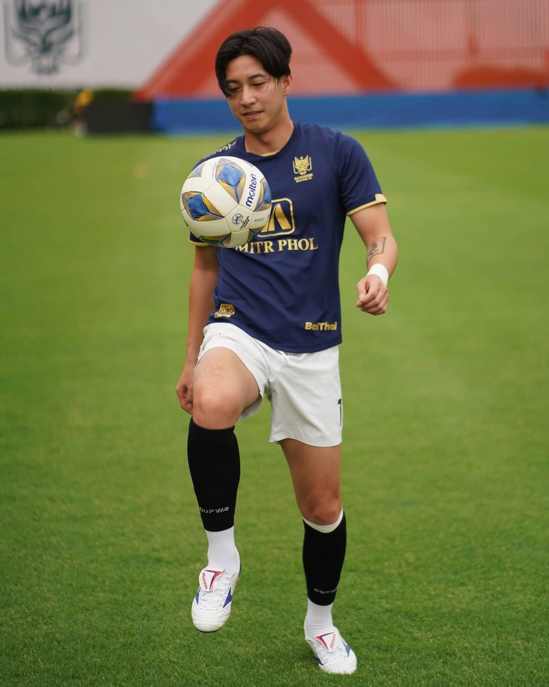 โตโน่ ภาคิน