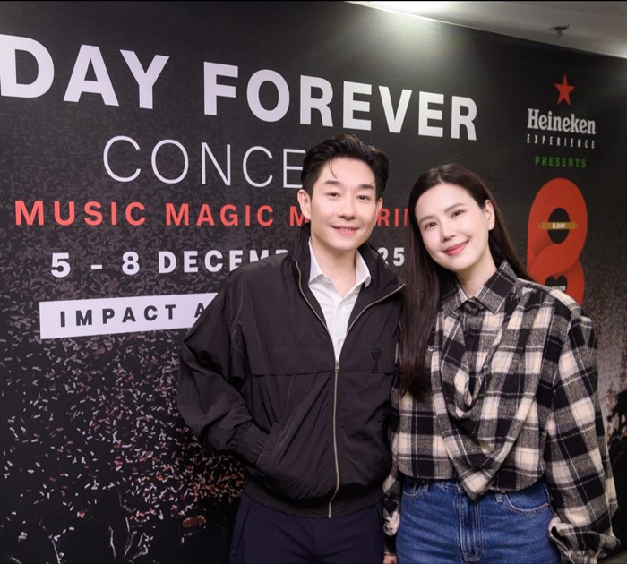  บอย พีซเมคเกอร์ หอมแก้ม เจี๊ยบ พิจิตตรา กลางคอนเสิร์ต