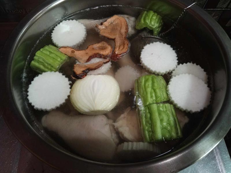 วิธีทำน้ำซุปก๋วยเตี๋ยวไก่