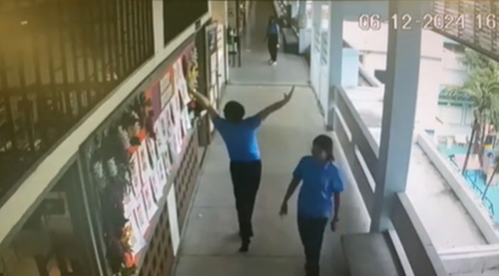 แกล้งครู