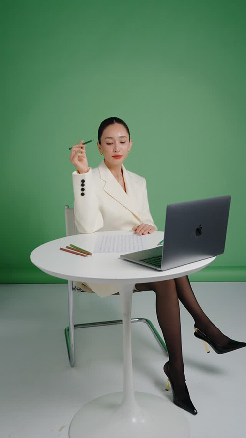 แฟชั่นเทรนด์ Office Siren