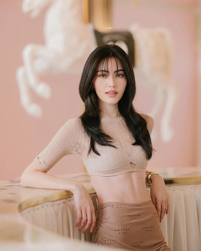 ใหม่ ดาวิกา