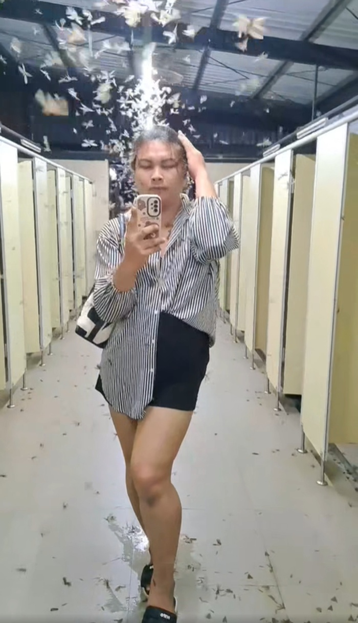 สาวถ่ายรูป