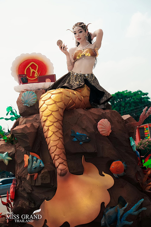 มิสแกรนด์ไทยแลนด์ 2025 ส่องความอลังการขบวนนางงาม สีสันวันเข้ากอง