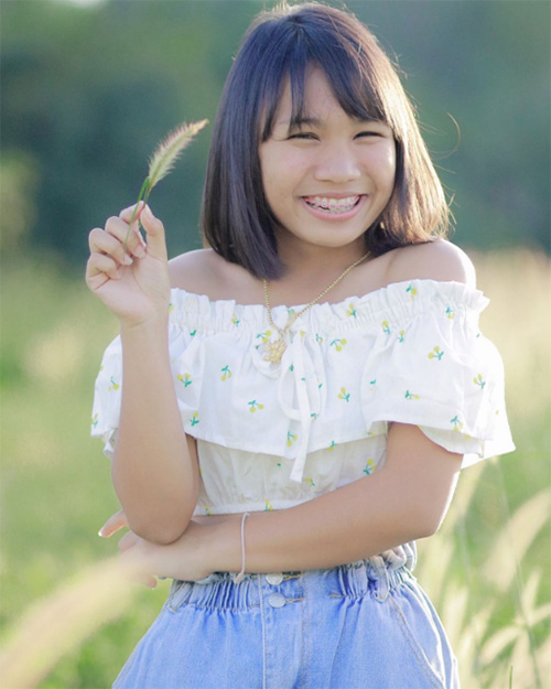 ส่องพัฒนาการความสวย ลิลลี่ ได้หมดถ้าสดชื่น นักร้องลูกทุ่งสาวเสียงดีในวัย 20 ปี