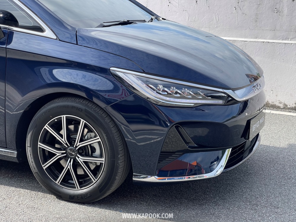 BYD M6