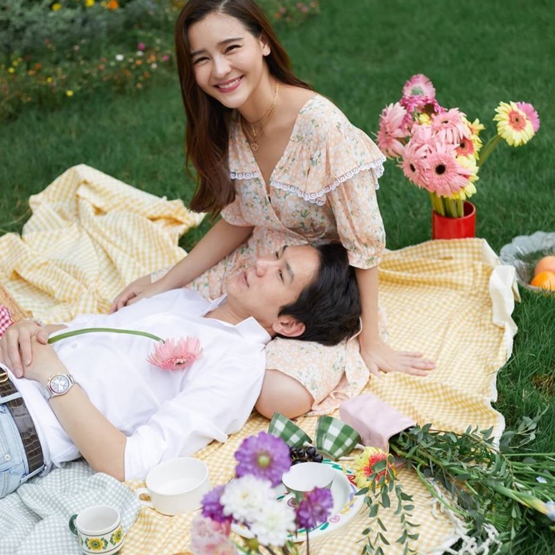 แอมป์ พิธาน ออม สุชาร์