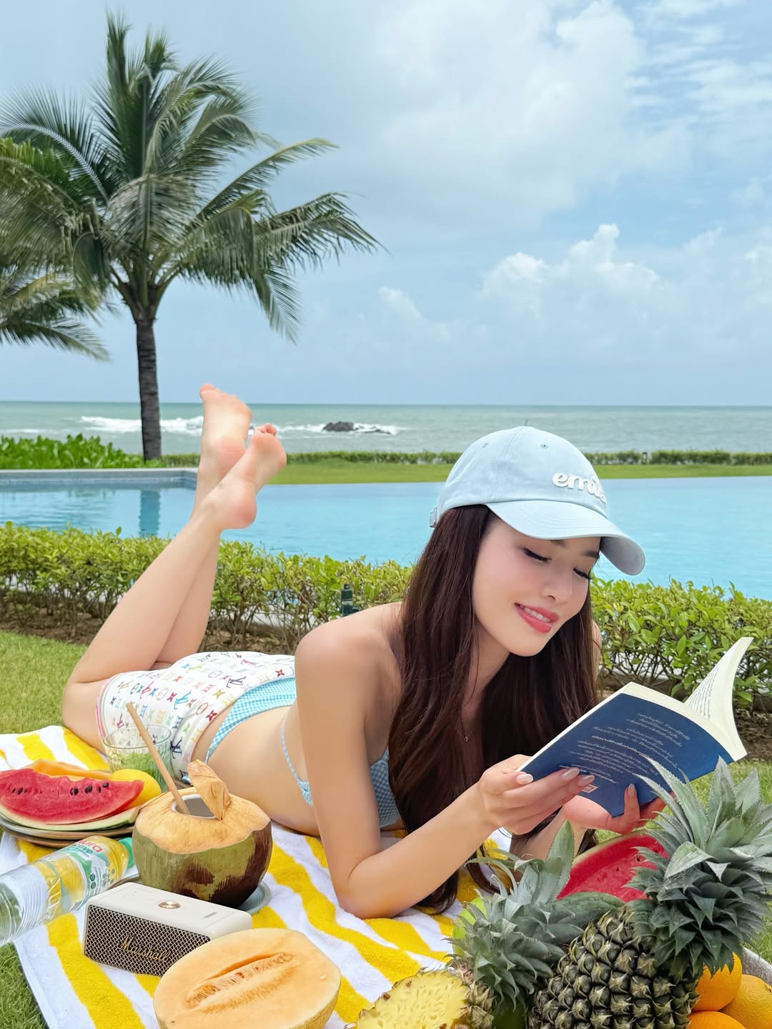 เกรซ กาญจน์เกล้า นุ่งบิกินี่ รีวิวดื่มน้ำผักผลไม้หลากสี