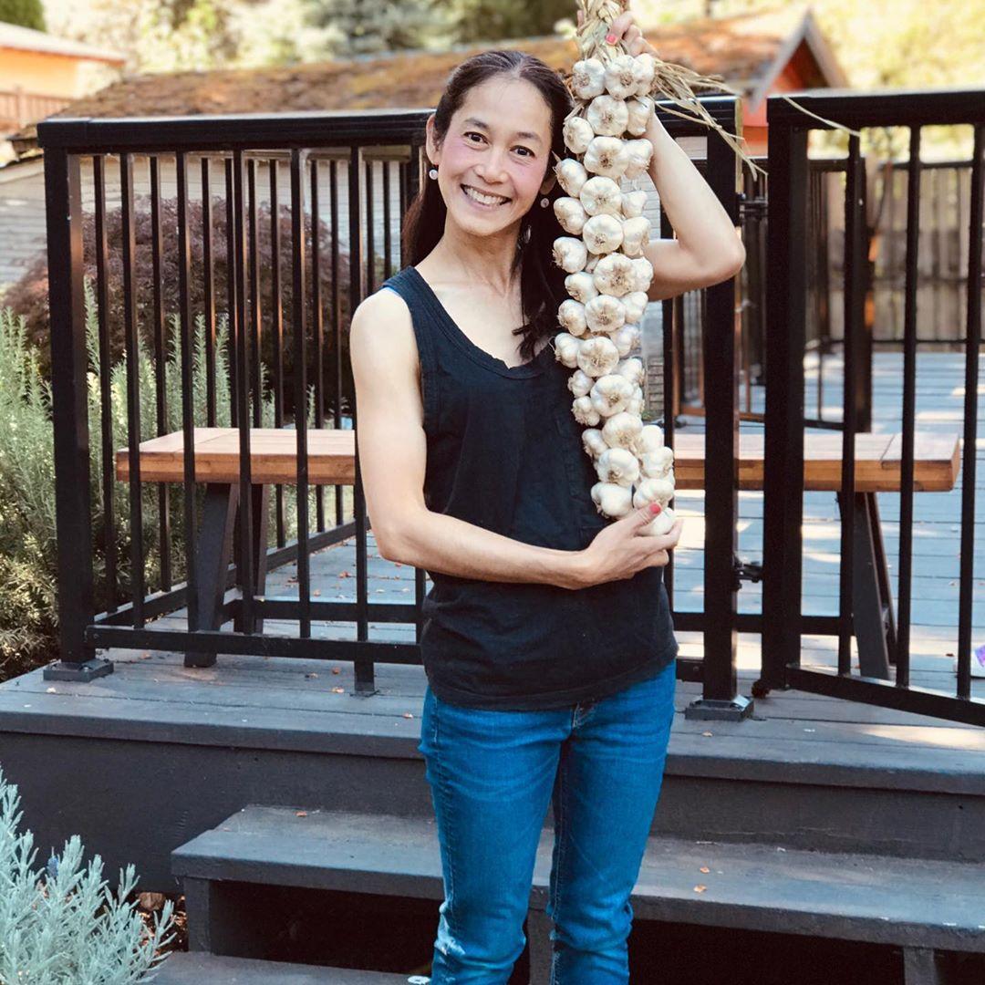 อุ้ม สิริยากร