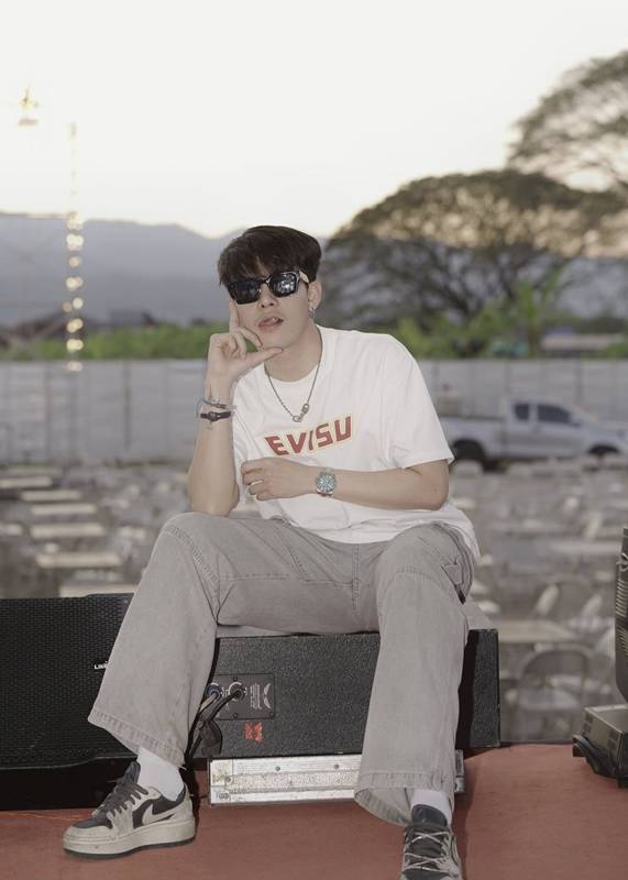 ครูเต้ย อภิวัฒน์