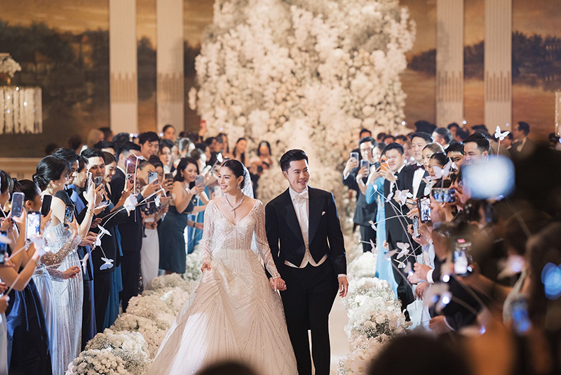 แคท ซอนญ่า ควงแฟนหนุ่มนักธุรกิจเข้าพิธีวิวาห์