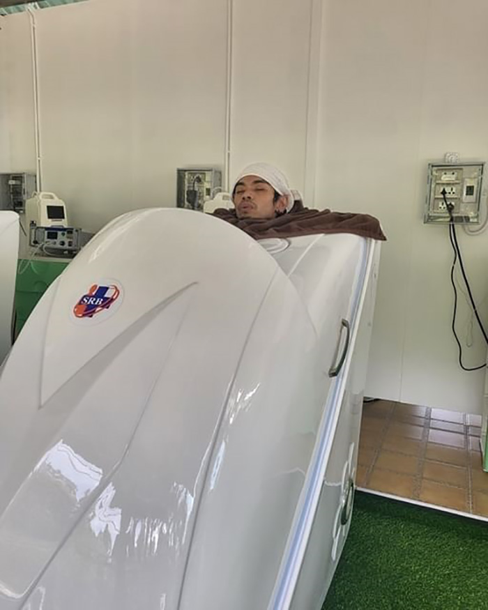 แจ็ค เชิญยิ้ม