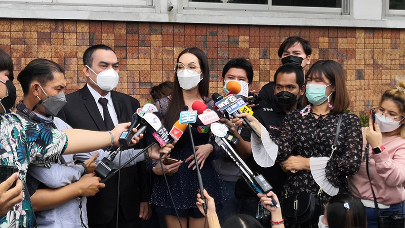 อ๋อม สกาวใจ