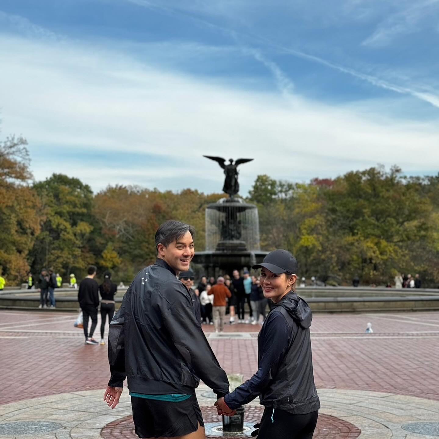 หญิง รฐา 