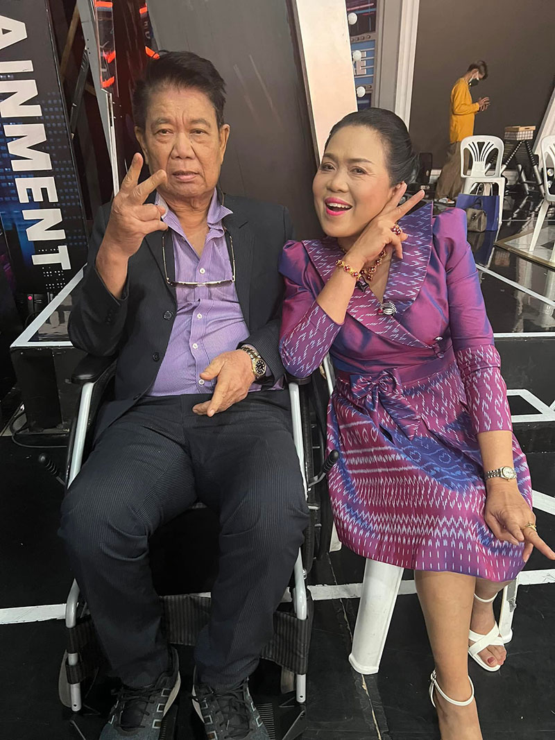 ครูชลธี ธารทอง คืนดี ครูปุ้ม 