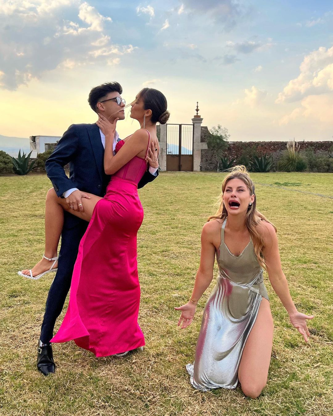 เพื่อนแต่งงาน