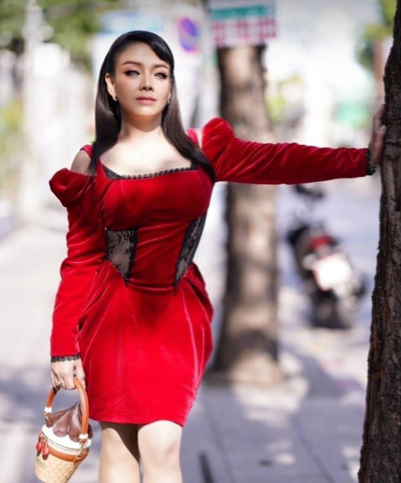 ยุ้ย ญาติเยอะ