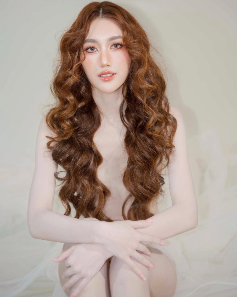 เบส รักษ์วนีย์
