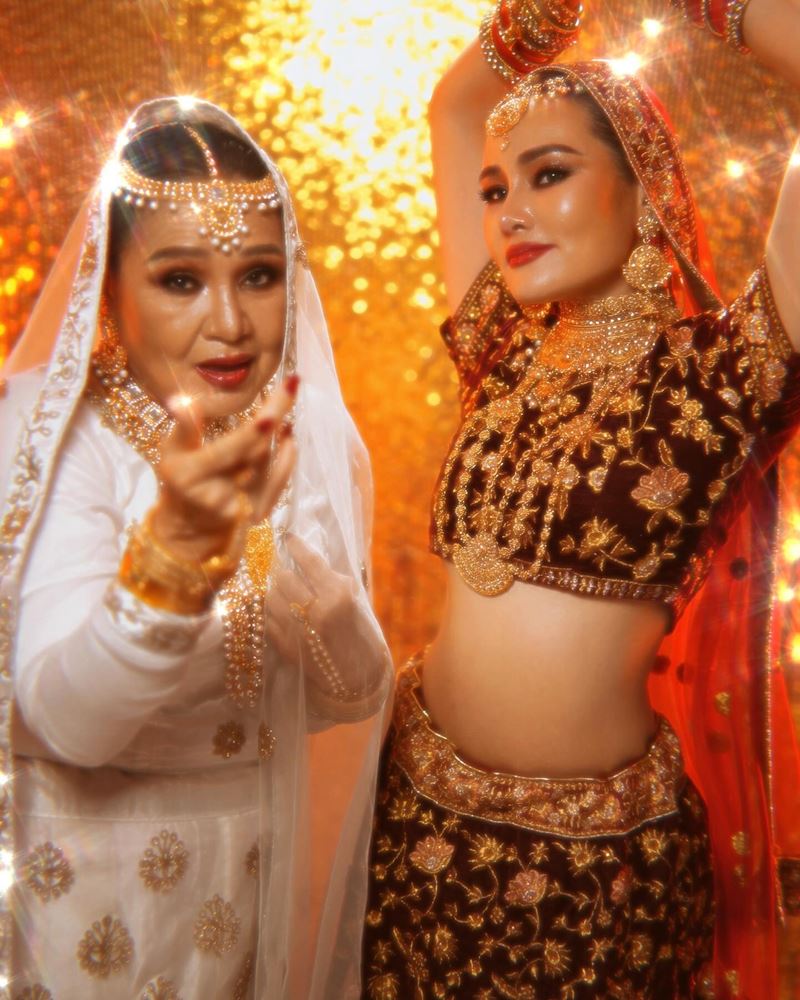 หญิง รฐา