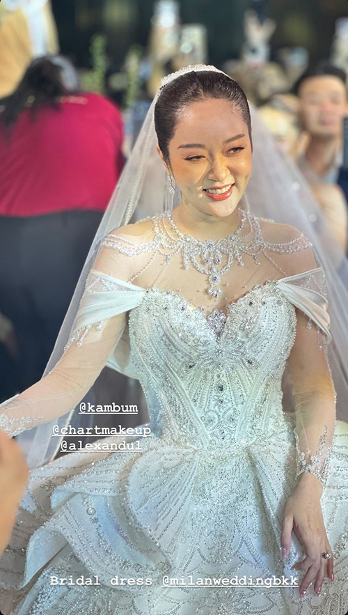 แก้มบุ๋ม ปรียาดา ชุดแต่งงาน