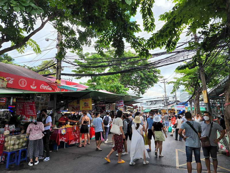 ตลาดนัดจตุจักรกลางคืน