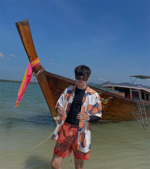 กัน Proxie แต่งตัวสงกรานต์ ผู้ชาย