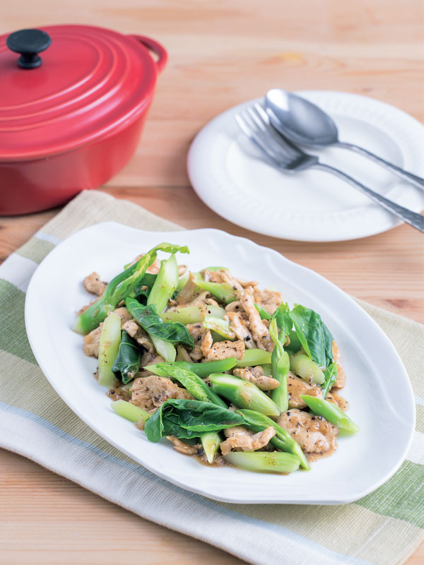 อกไก่ผัดพริกไทยดำ