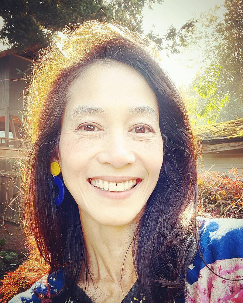 อุ้ม สิริยากร