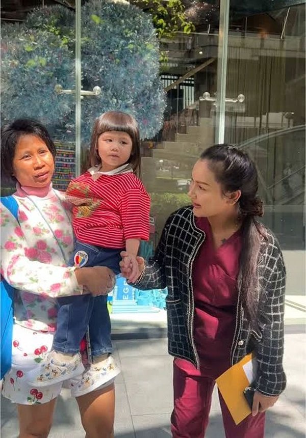 ชมพู่ อารยา ส่งลูกสาว ป้าเจี๊ยบ เรียนเมลเบิร์น