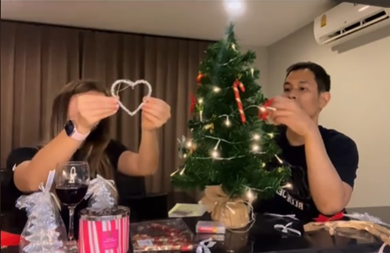 ดาเรีย ภรรยา อ๋อม อรรคพันธ์ โพสต์คลิปฉลองคริสต์มาสปีที่แล้ว