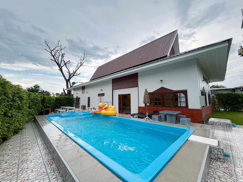 The Beach Pool Villa & Cafe ที่พักหาดแหลมสิงห์