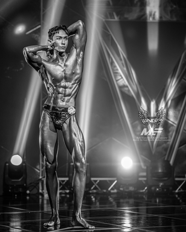 ณัฏฐ์ ทิวไผ่งาม โชว์ร่างทอง อวดกล้ามชัด ๆ