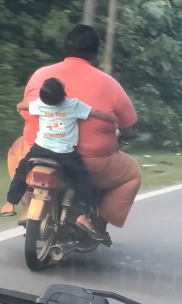 เกาะหลัง