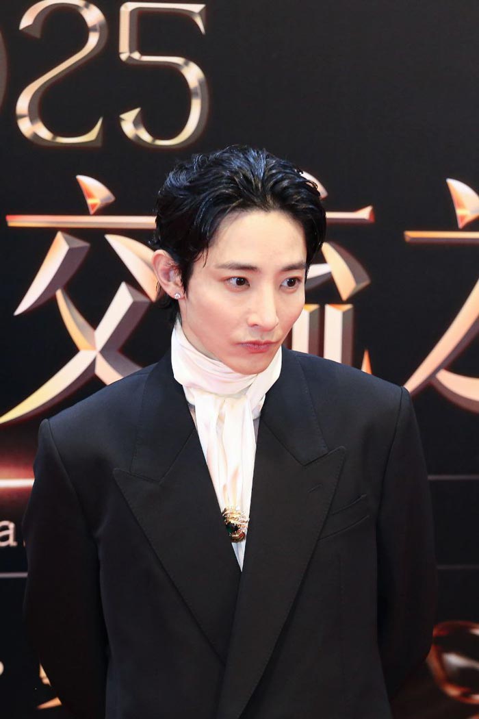 พรมแดง Weibo Cultural Exchange Night in Thailand 2025