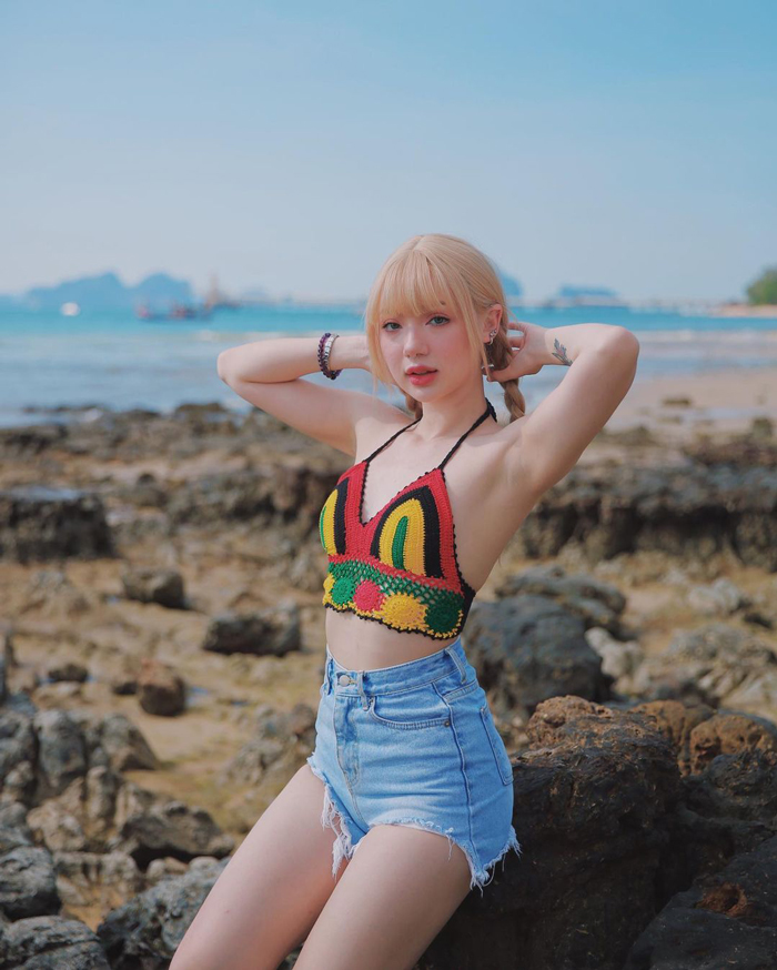 พลอยชมพู ญานนีน