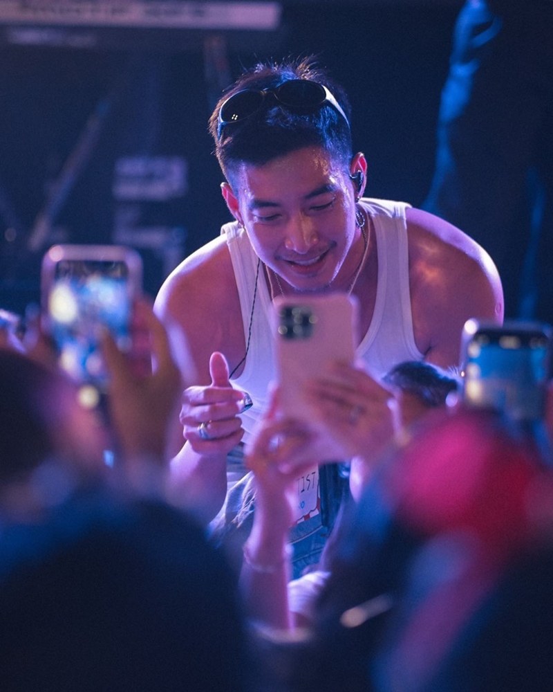หมอของขวัญ แฉแรง จ้าง โตโน่ แพท นักร้องย้ำไม่ยืนติด ไม่งั้นคิดค่าตัวอีกเรต