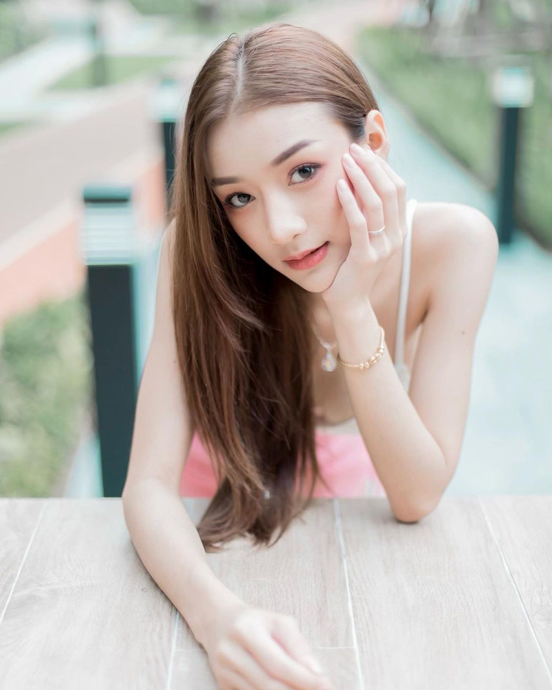 เฟิร์น ชุติมณฑน์