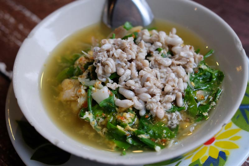 แกงผักหวานไข่มดแดง